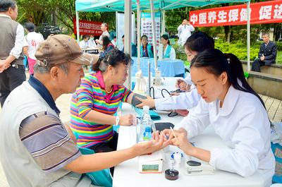 中秋享健康,義診進社區(qū)